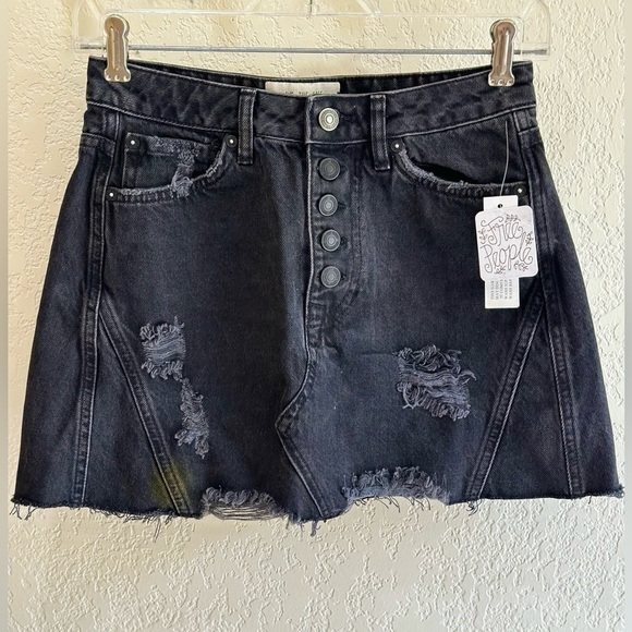 2 for $26 Free People We the Free Rainn distressed black denim mini skirt 24 - Picture 3 of 8